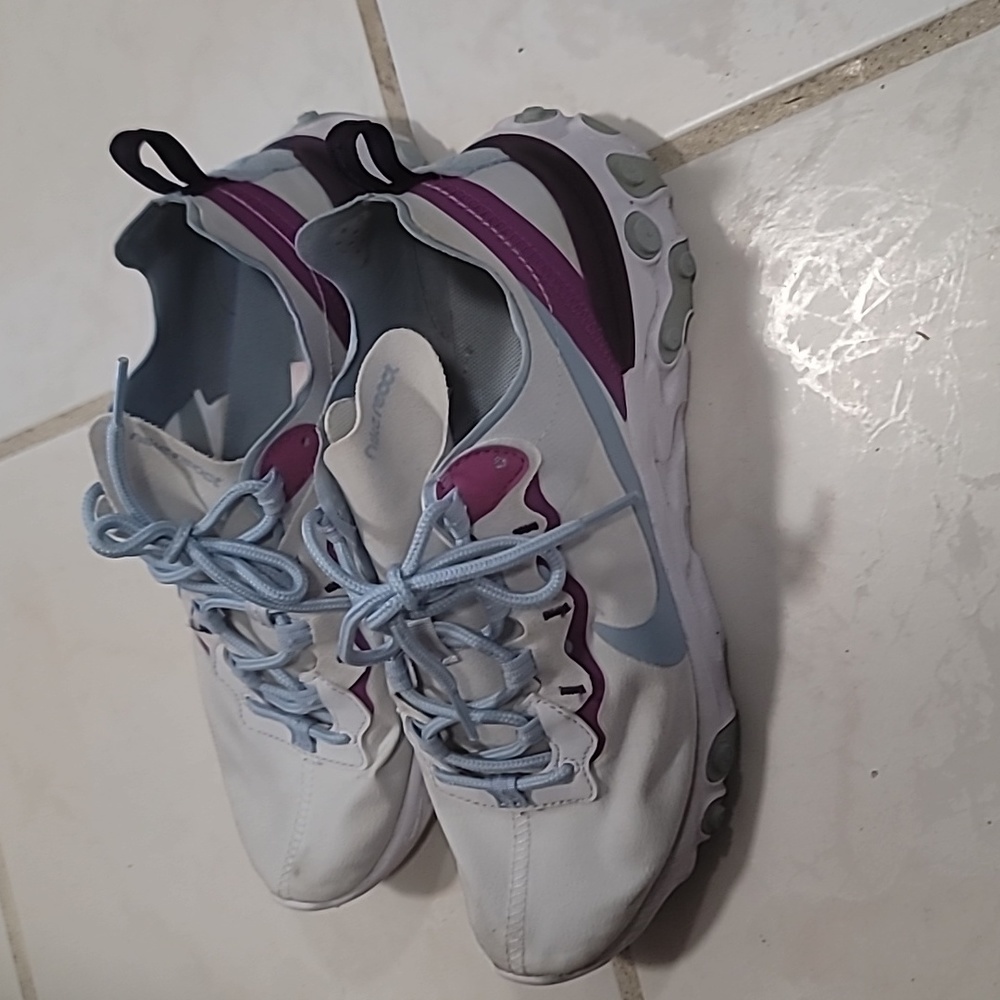 Shoes - Picture 2 of 3